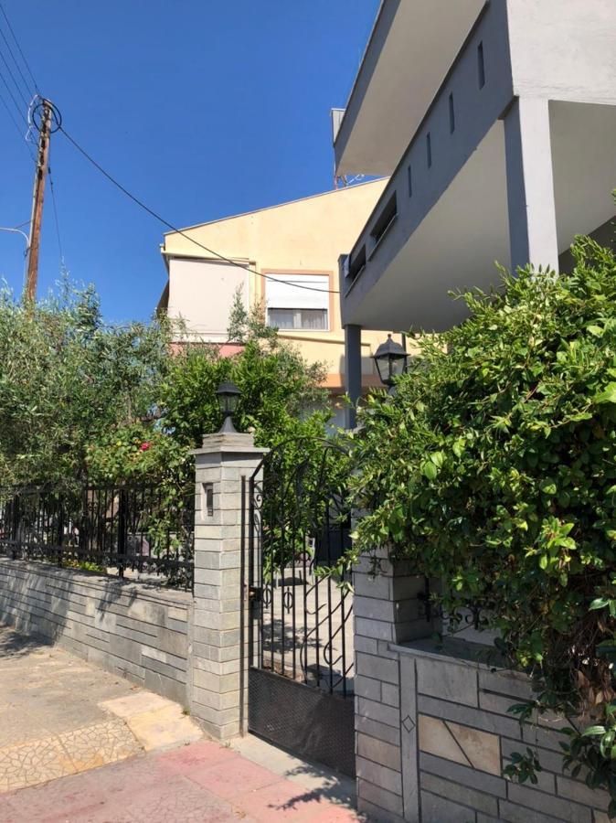 Glykanisos Suites Néa Péramos Exterior foto