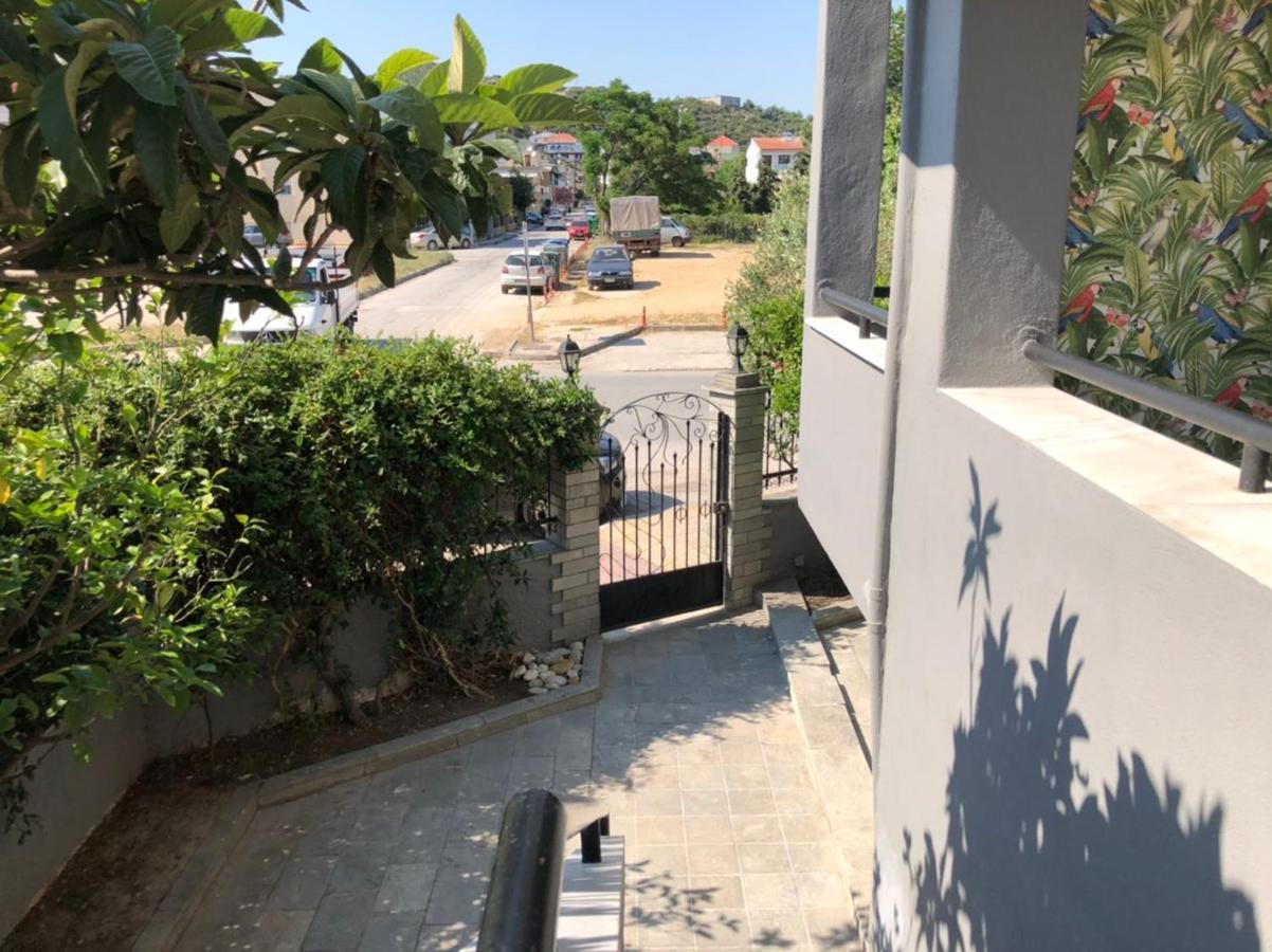 Glykanisos Suites Néa Péramos Exterior foto