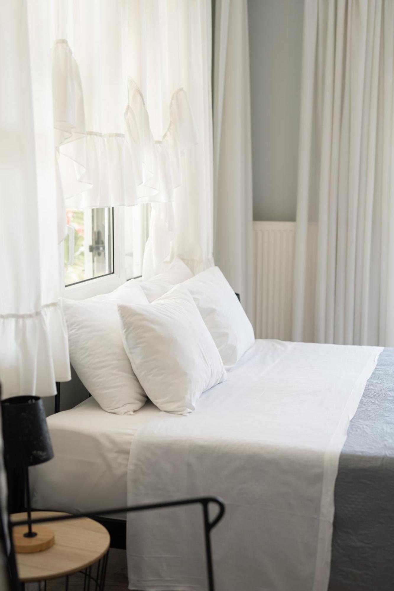 Glykanisos Suites Néa Péramos Exterior foto